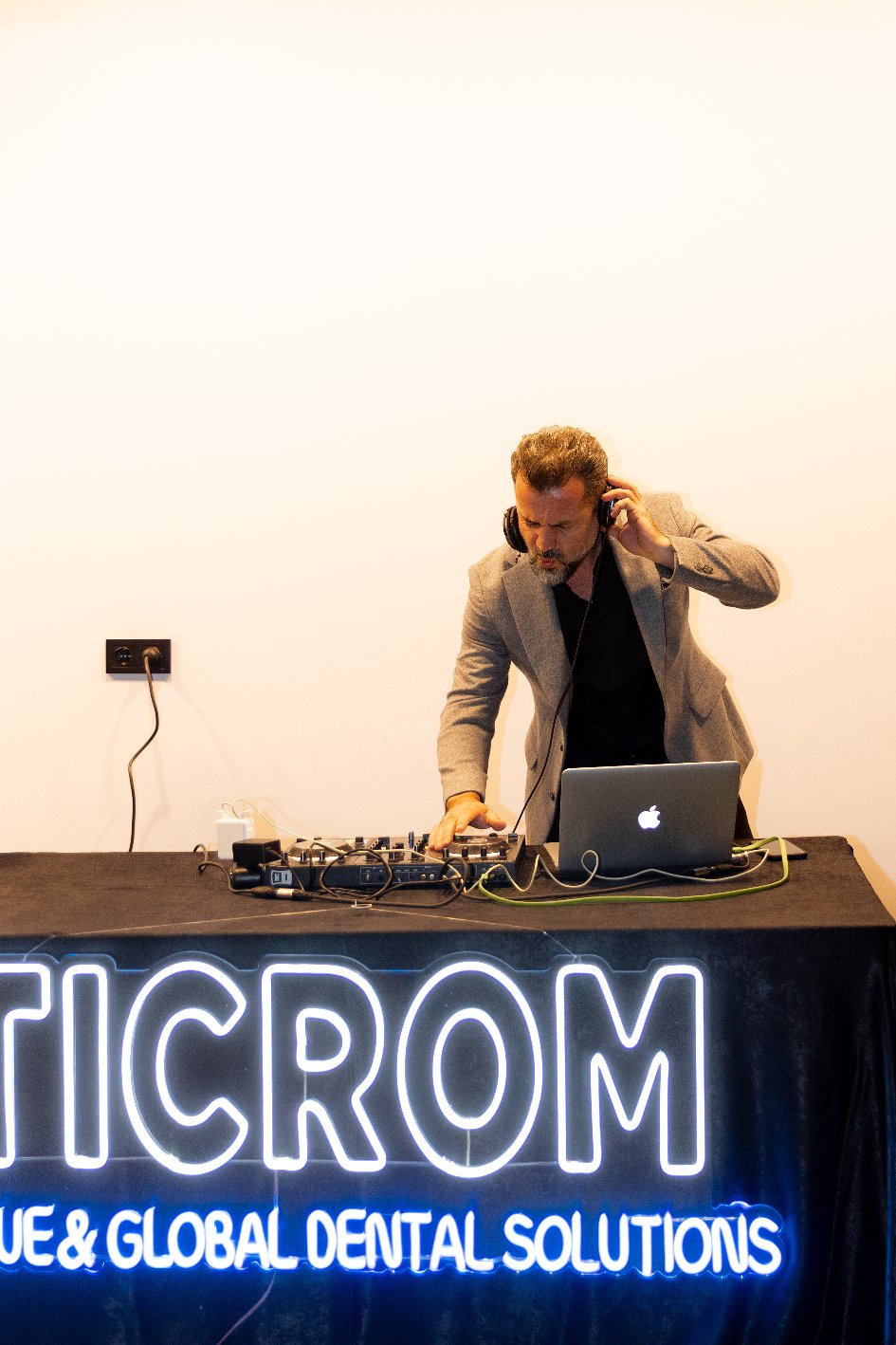 Mesut Toruk — Ticrom